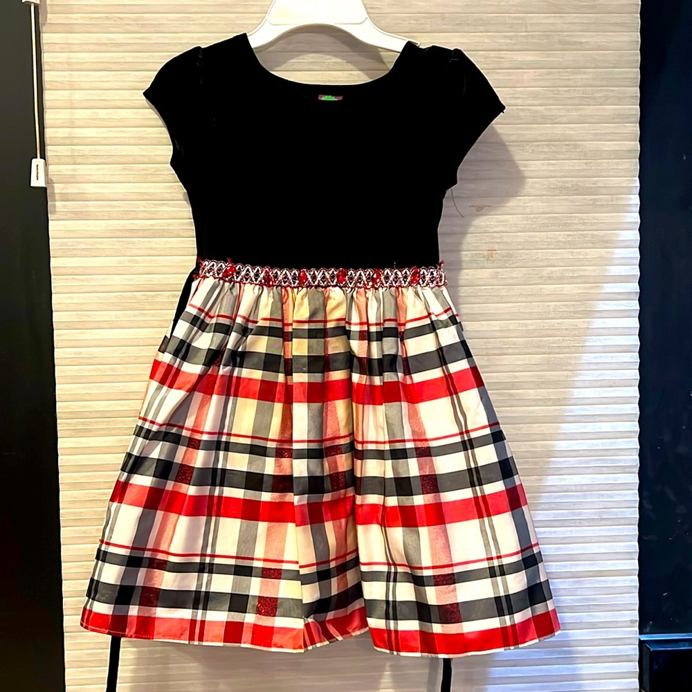 Dolie & Me Girls Size 6 Formal Dress
Red & Black